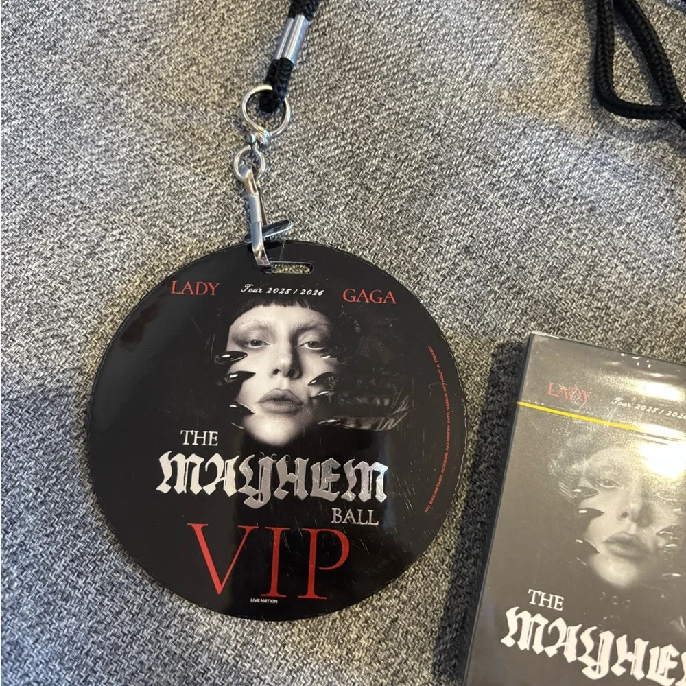 Lady Gaga Mayhem Ball tour VIP merch Fanny pack lanyard playing cards - Picture 5 of 5